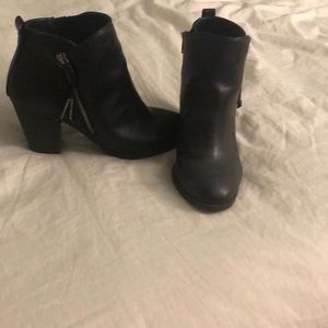 Report boots size 7.5